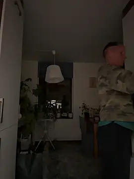 Snapshot of SwingWingWomanSweden chatting on 09/09/25, 08:52 SwingWingWomanSweden online show from 09/09/25, 08:52