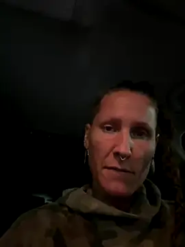 Snapshot of SwingWingWomanSweden chatting on 09/23/25, 06:44 SwingWingWomanSweden online show from 09/23/25, 06:44