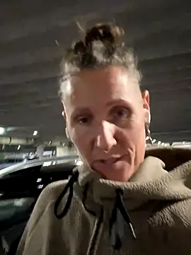 Snapshot of SwingWingWomanSweden chatting on 09/25/25, 06:55 SwingWingWomanSweden online show from 09/25/25, 06:55