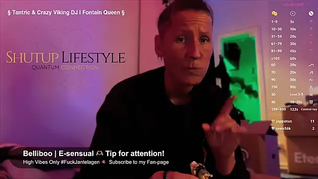 Snapshot of SwingWingWomanSweden chatting on 10/10/25, 08:19 SwingWingWomanSweden online show from 10/10/25, 08:19