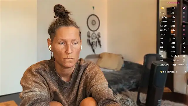 Snapshot of SwingWingWomanSweden chatting on 11/29/25, 11:24 SwingWingWomanSweden online show from 11/29/25, 11:24