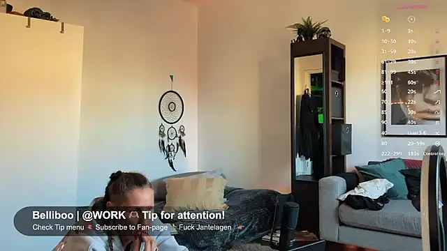 Snapshot of SwingWingWomanSweden chatting on 12/01/25, 10:09 SwingWingWomanSweden online show from 12/01/25, 10:09