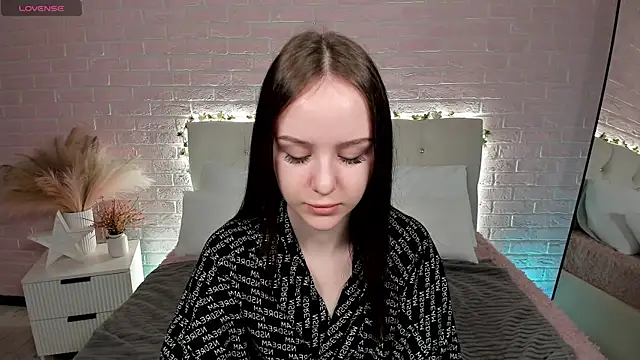 MarySparkle online show from 10/02/25, 03:13