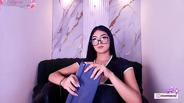 Snapshot of Mhiaa_Sweet chatting on 05/11/26, 12:22 Mhiaa Sweet online show from 05/11/26, 12:22