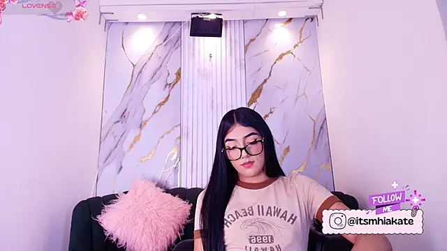 Snapshot of Mhiaa_Sweet chatting on 05/15/26, 12:12 Mhiaa Sweet online show from 05/15/26, 12:12