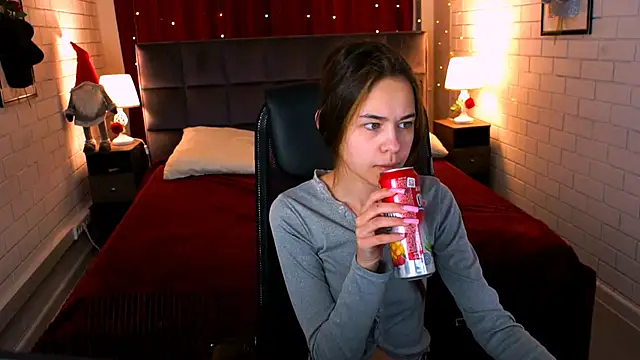 UliaNeer online show from 04/23/26, 05:08