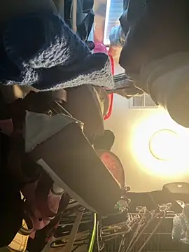 zanaaluvv online show from 10/15/25, 04:18