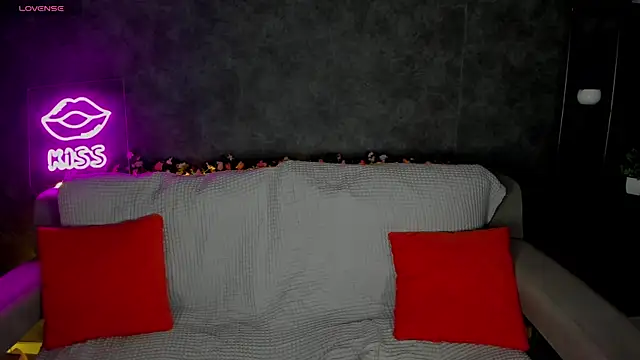 Agnes Wells online show from 04/13/26, 01:11