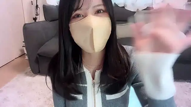 moemilk online show from 03/11/26, 12:05