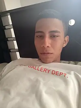 Snapshot of Davig4 chatting on 10/10/25, 05:56 Davig4 online show from 10/10/25, 05:56