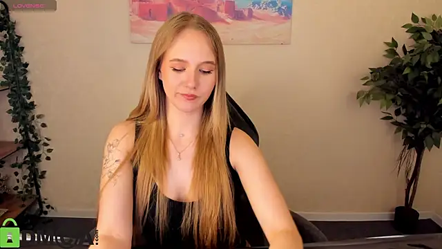 Snapshot of Casey_Sweeet chatting on 05/17/26, 02:35 Casey Sweeet online show from 05/17/26, 02:35