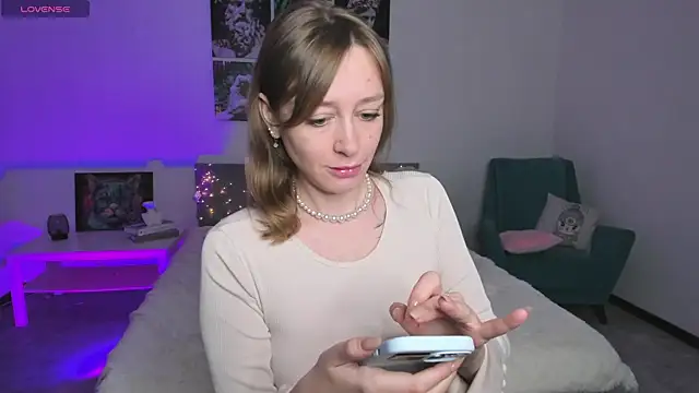 evashiny  online show from 11/28/25, 03:42