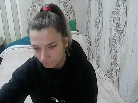 AlissaClark online show from 10/27/25, 08:57