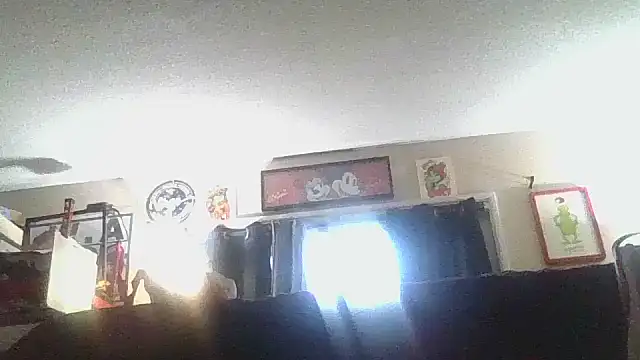 Snapshot of Flossee chatting on 10/23/25, 12:43 Flossee online show from 10/23/25, 12:43