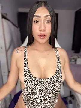 isabela l online show from 02/05/26, 04:55