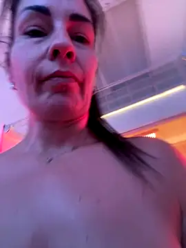 Snapshot of starsaligned chatting on 11/11/25, 05:13 starsaligned online show from 11/11/25, 05:13