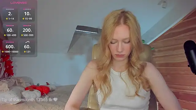 Snapshot of AuroraShoww chatting on 10/29/25, 12:51 AuroraShoww online show from 10/29/25, 12:51