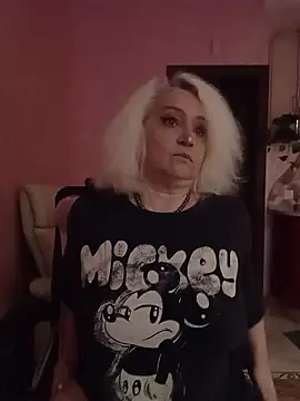 Snapshot of SquirtMilf00 chatting on 09/22/25, 02:24 SquirtMilf00 online show from 09/22/25, 02:24