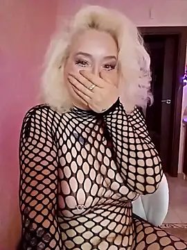 SquirtMilf00 online show from 03/01/26, 03:30