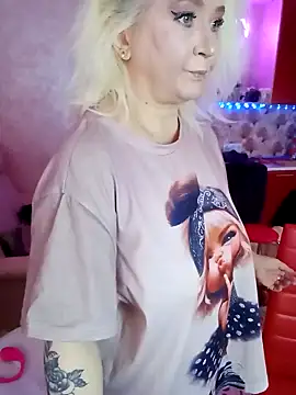 SquirtMilf00 online show from 03/22/26, 03:21