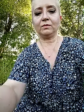 Snapshot of SquirtMilf00 chatting on 06/21/26, 03:58 SquirtMilf00 online show from 06/21/26, 03:58