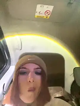 Snapshot of DanteAndVictoria chatting on 10/12/25, 02:21 DanteAndVictoria online show from 10/12/25, 02:21