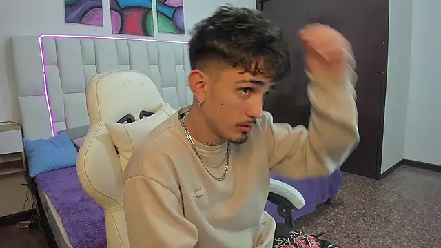 nextboywell1 online show from 04/07/26, 03:07