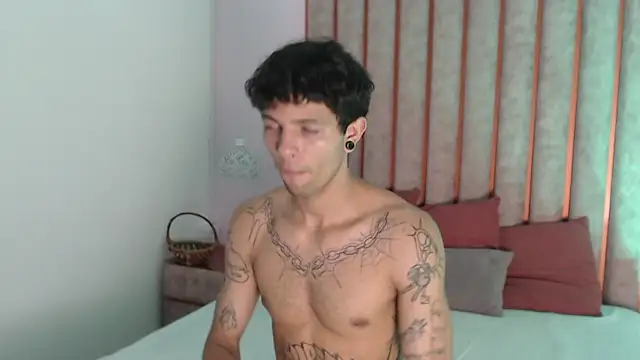 Enzo Hunter online show from 09/30/25, 03:55