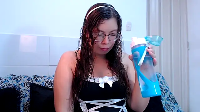 zoewhite2 online show from 09/17/25, 08:21