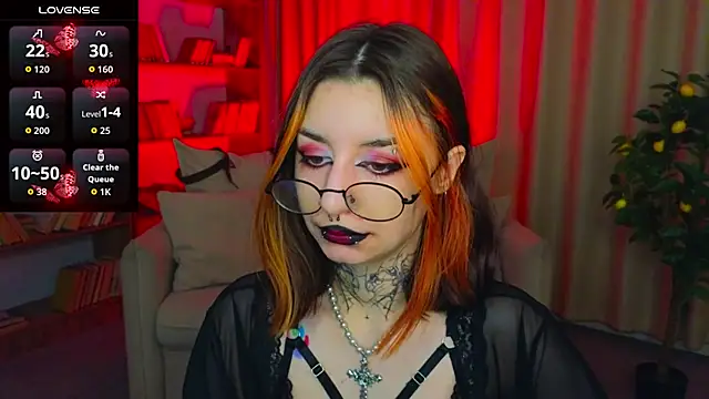 Snapshot of Mistress__Marcelline chatting on 04/28/26, 01:26 Mistress Marcelline online show from 04/28/26, 01:26