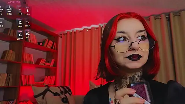 Snapshot of Mistress__Marcelline chatting on 05/12/26, 02:19 Mistress Marcelline online show from 05/12/26, 02:19