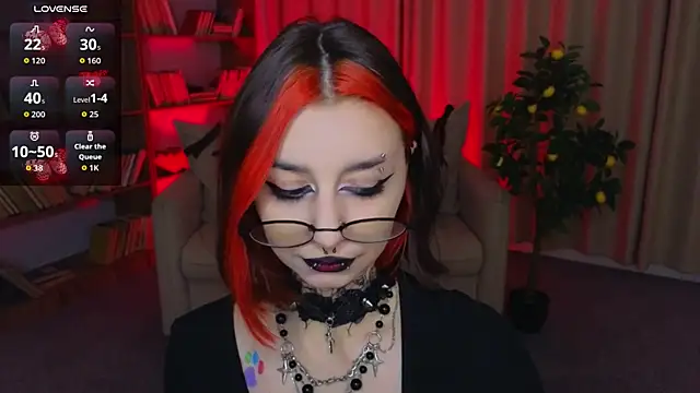 Snapshot of Mistress__Marcelline chatting on 05/27/26, 01:35 Mistress Marcelline online show from 05/27/26, 01:35