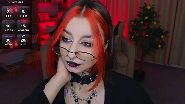 Snapshot of Mistress__Marcelline chatting on 05/27/26, 01:57 Mistress Marcelline online show from 05/27/26, 01:57