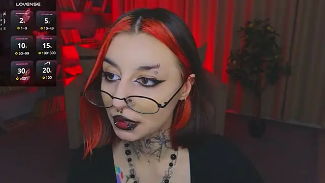 Snapshot of Mistress__Marcelline chatting on 06/05/26, 06:52 Mistress Marcelline online show from 06/05/26, 06:52