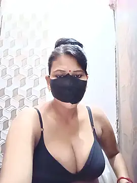 Snapshot of varnika chatting on 06/18/26, 12:53 varnika online show from 06/18/26, 12:53
