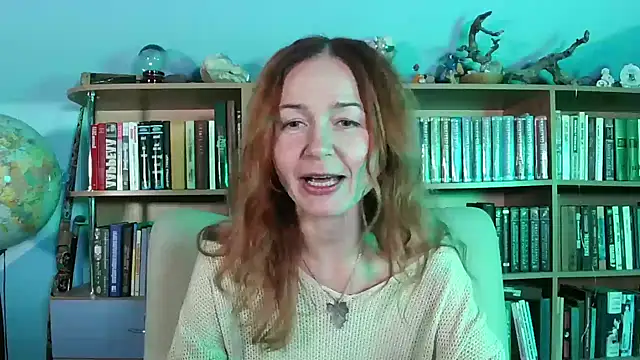 Foxilady357 online show from 11/19/25, 05:46