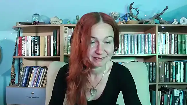 Snapshot of Foxilady357 chatting on 05/18/26, 02:01 Foxilady357 online show from 05/18/26, 02:01