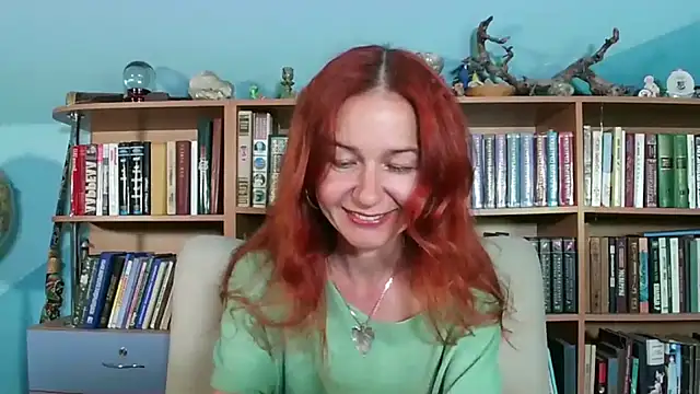Snapshot of Foxilady357 chatting on 05/25/26, 01:28 Foxilady357 online show from 05/25/26, 01:28