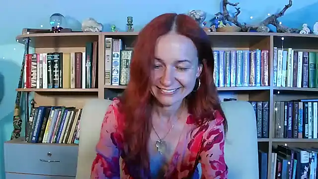 Snapshot of Foxilady357 chatting on 06/12/26, 01:43 Foxilady357 online show from 06/12/26, 01:43