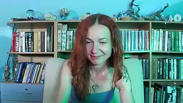 Snapshot of Foxilady357 chatting on 06/20/26, 02:20 Foxilady357 online show from 06/20/26, 02:20
