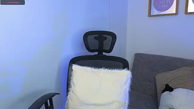 yulian vasquez online show from 09/24/25, 12:19