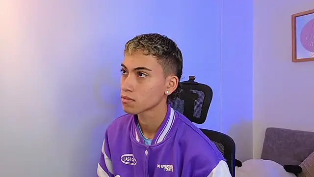 yulian vasquez online show from 10/06/25, 12:24