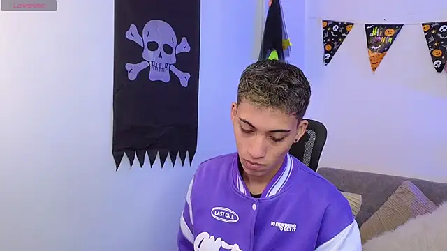 yulian vasquez online show from 10/20/25, 12:16