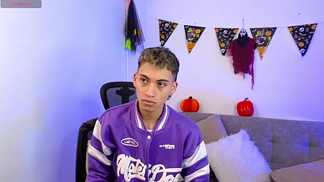 yulian vasquez online show from 10/29/25, 12:18