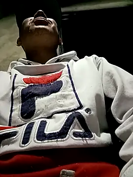 Snapshot of GaaraDiaz chatting on 10/19/25, 06:36 GaaraDiaz online show from 10/19/25, 06:36