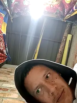 Snapshot of GaaraDiaz chatting on 10/21/25, 06:14 GaaraDiaz online show from 10/21/25, 06:14