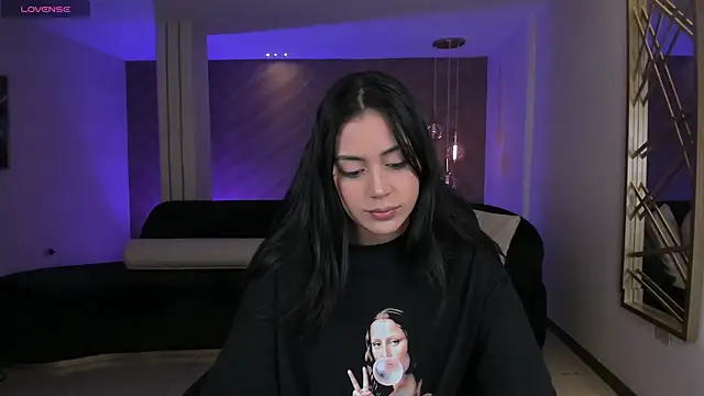 AmbarJames  online show from 12/05/25, 12:03