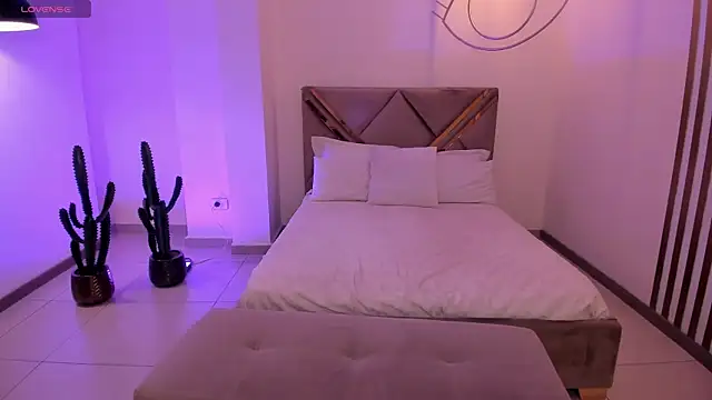 AmbarJames  online show from 01/12/26, 11:59