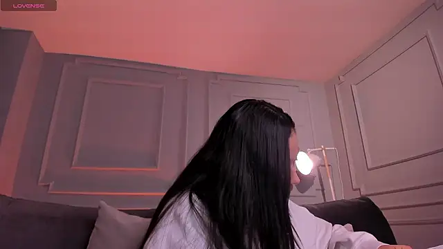 AmbarJames  online show from 02/05/26, 11:59