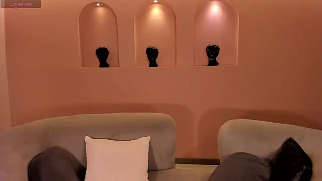 AmbarJames  online show from 04/21/26, 11:16